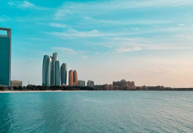 Dubai to Abu Dhabi: Etihad Rail Train, Bus or Taxi (2026)