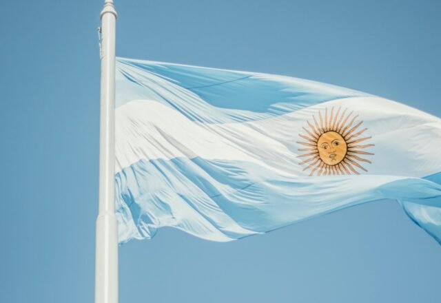 Money in Argentina for Tourists (2026): Cards, Cash and Exchange