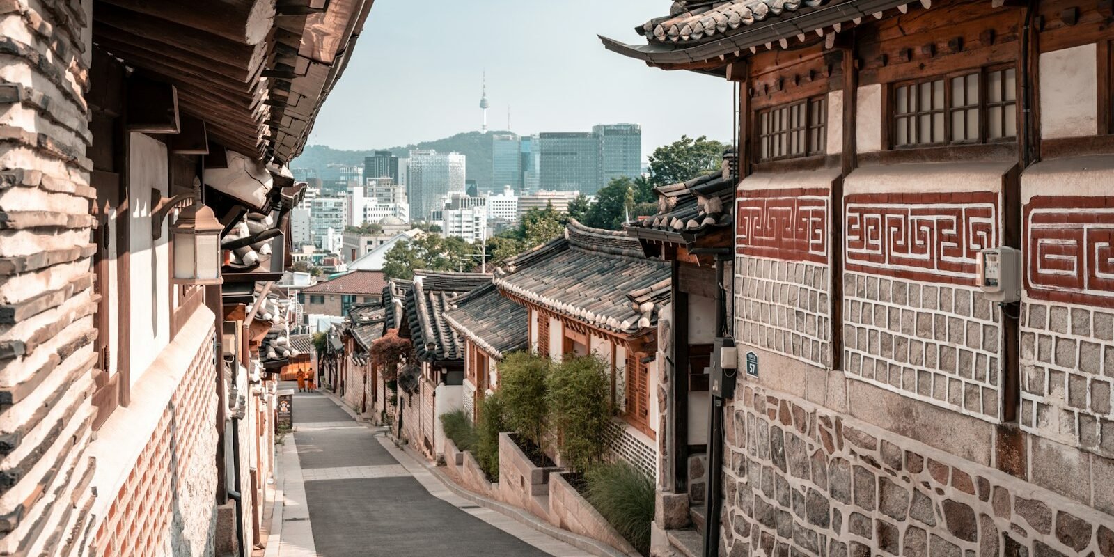Hanok houses in Bukchon Hanok Village, Seoul