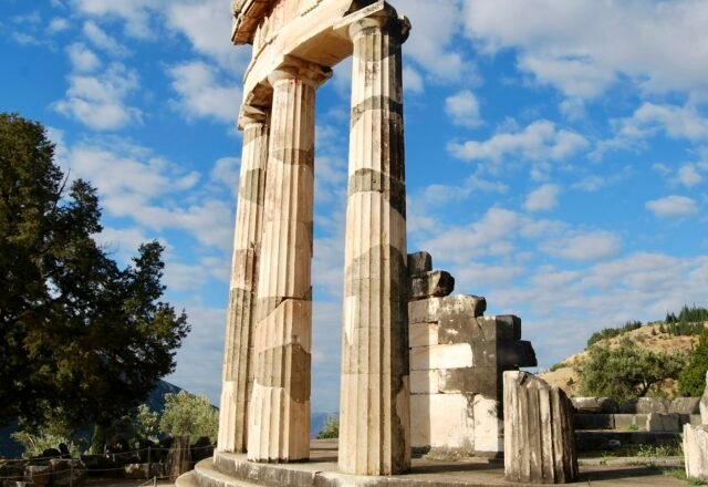 Best Day Trips from Athens 2026: Delphi, Sounion & Islands