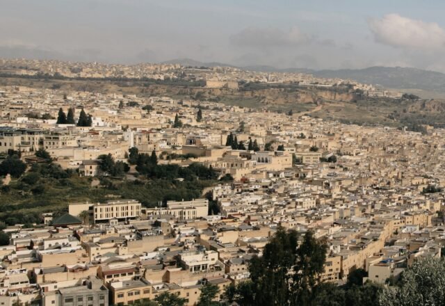 Fes airport to the medina: taxi, bus and transfers (2026)