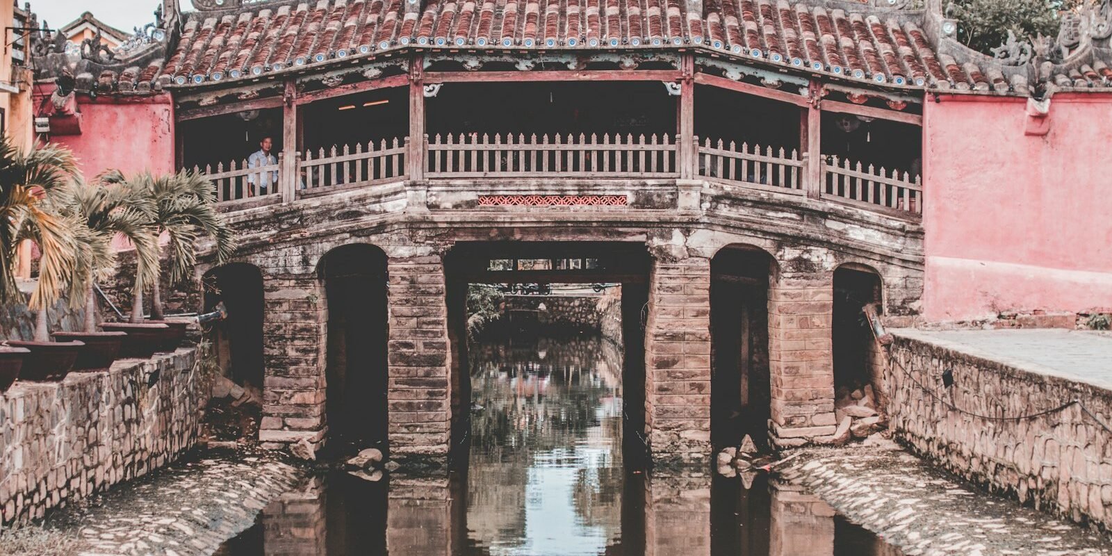 The Japanese Covered Bridge, a site on the Hoi An Ancient Town ticket