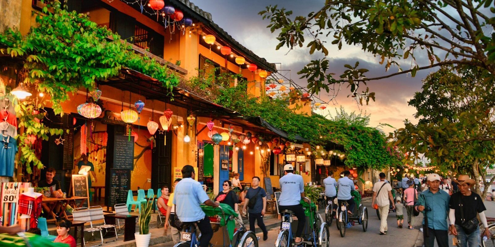 Lanterns and old houses in Hoi An Ancient Town