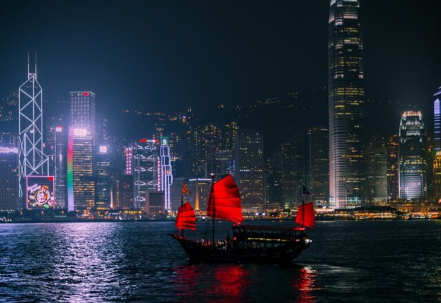 Hong Kong Travel Guide 2026: Sights, Areas, Transport & Tips