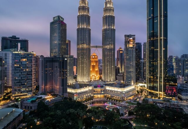 Kuala Lumpur Travel Guide 2026: Areas, Transport & Tips