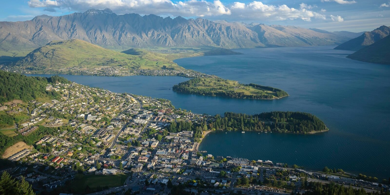 View over Queenstown and Lake Wakatipu