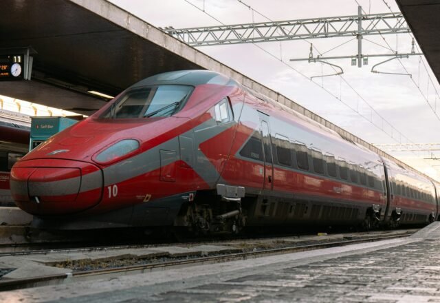 Rome Airport to City Centre 2026: Leonardo Express, Taxi Fares & Buses