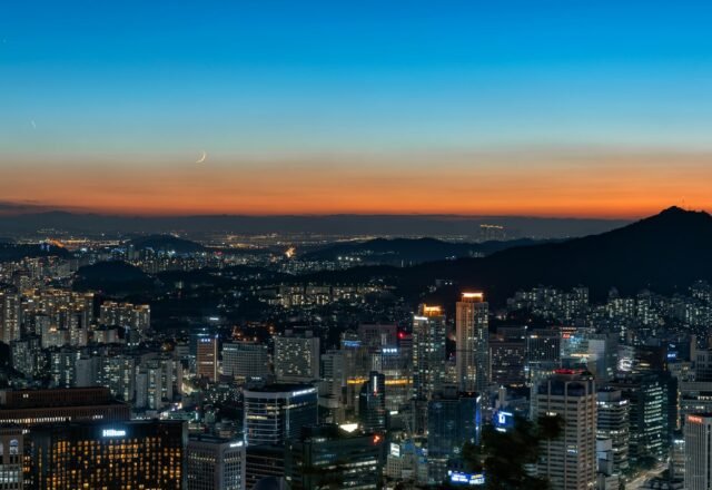 Seoul Travel Guide 2026: Palaces, Areas, Transport & Tips