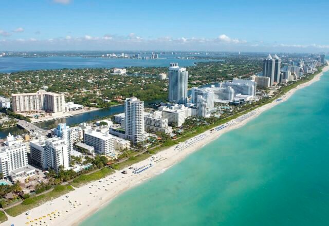 Miami Travel Guide 2026: Beaches, Areas, Transport & Tips