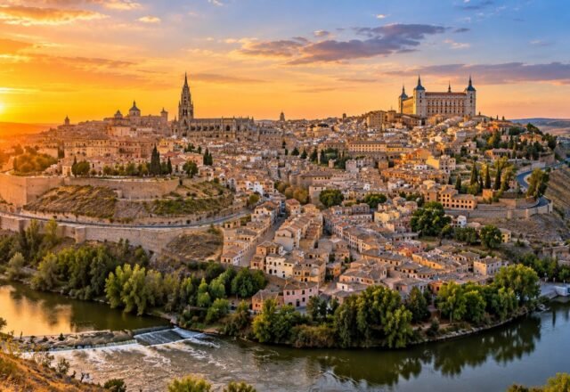 Toledo Day Trip from Madrid 2026: Train, Itinerary & Prices (+ Segovia)