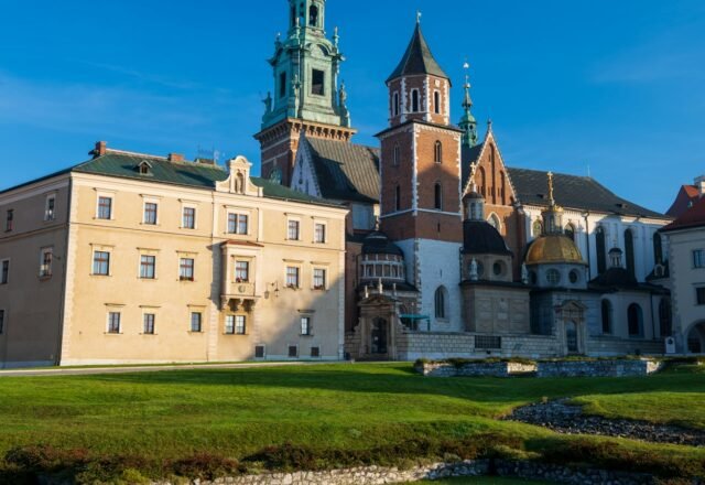 Wawel Castle tickets: exhibitions, prices and tips (2026)