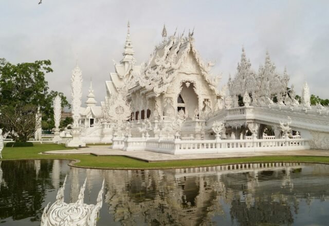 Chiang Rai Day Trip from Chiang Mai: White Temple, Blue Temple & More